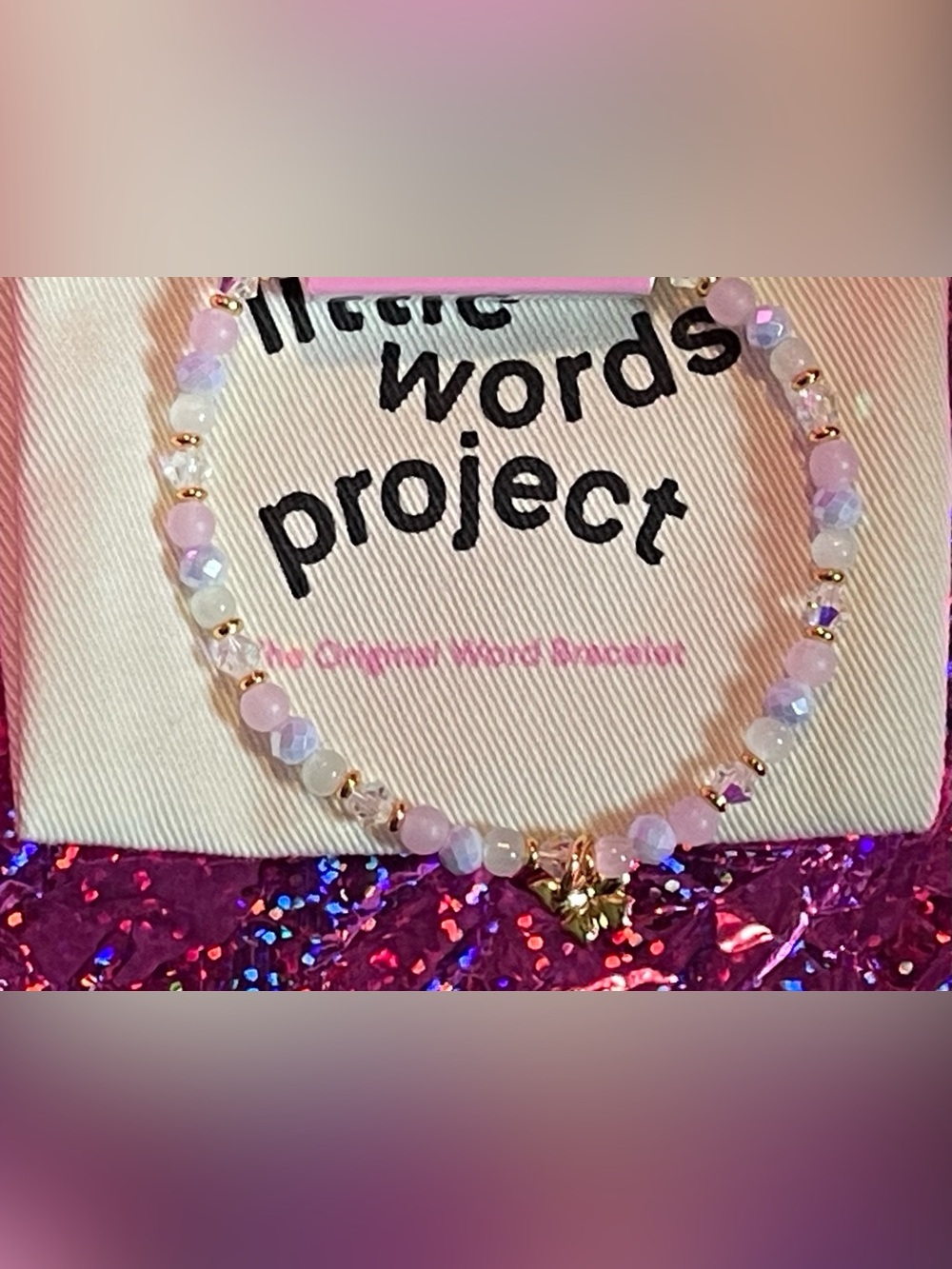 Little words project small Beaded Bracelet with gold stretchy with a bow - Picture 4 of 5